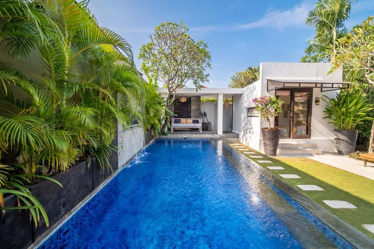 Lotus Luxury Villa Seminyak Guest house